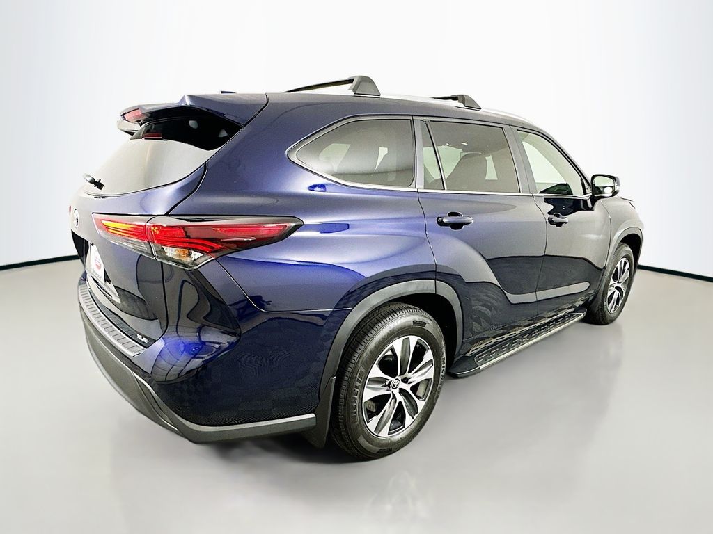 2025 Toyota Highlander XLE 5