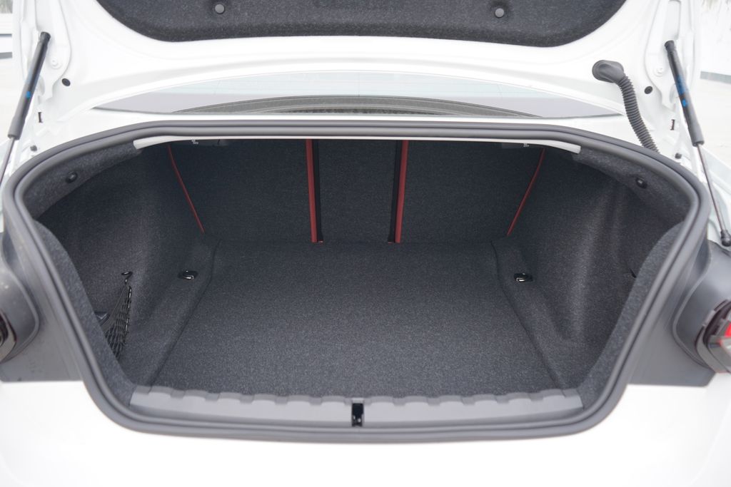 Thumbnail: 2026 BMW 2 Series - 21