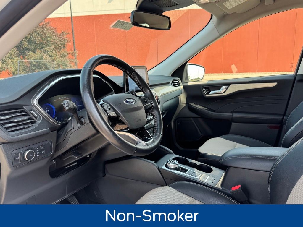 2022 Ford Escape Titanium