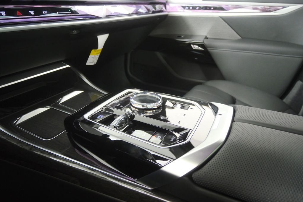 Thumbnail: 2026 BMW i7 - 23