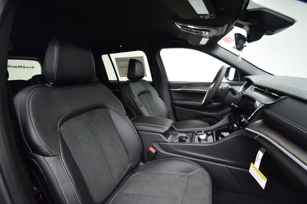 new 2026 Jeep Grand Cherokee car, priced at $47,476