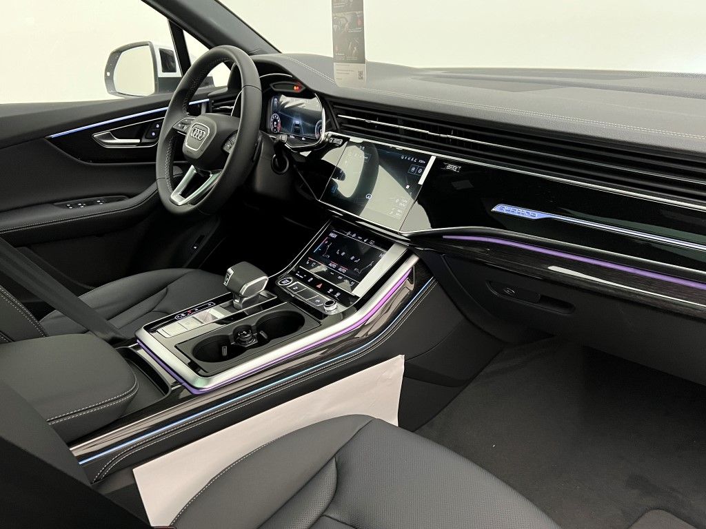 Thumbnail: 2026 Audi Q7 - 16