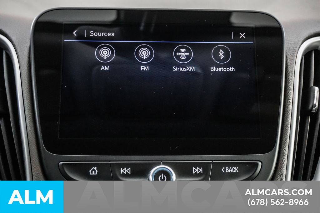 Used 2025 White Chevrolet LT image 34