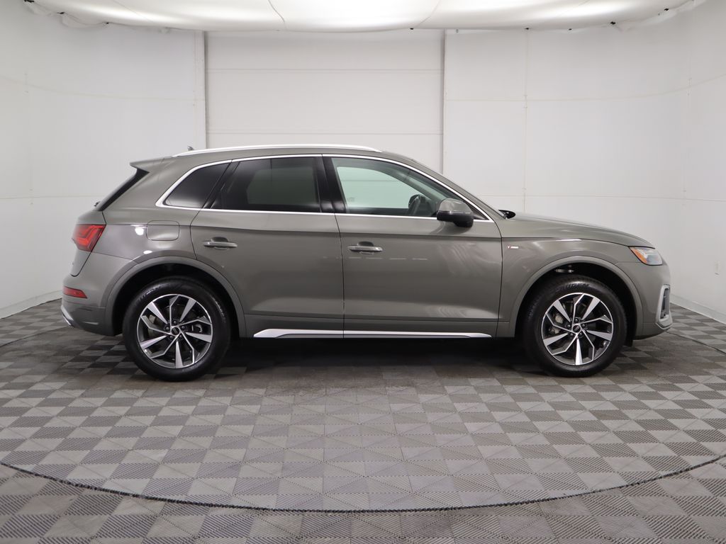 Thumbnail: 2025 Audi Q5 - 4