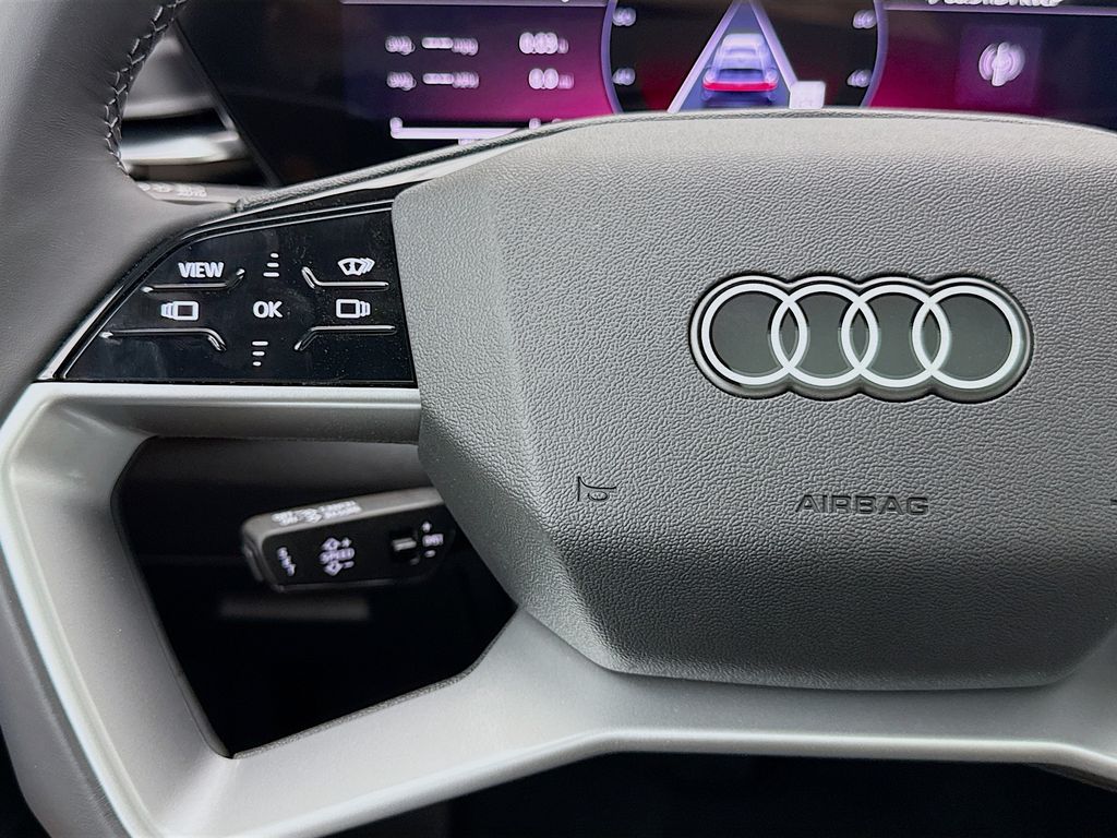 Thumbnail: 2025 Audi Q5 - 12