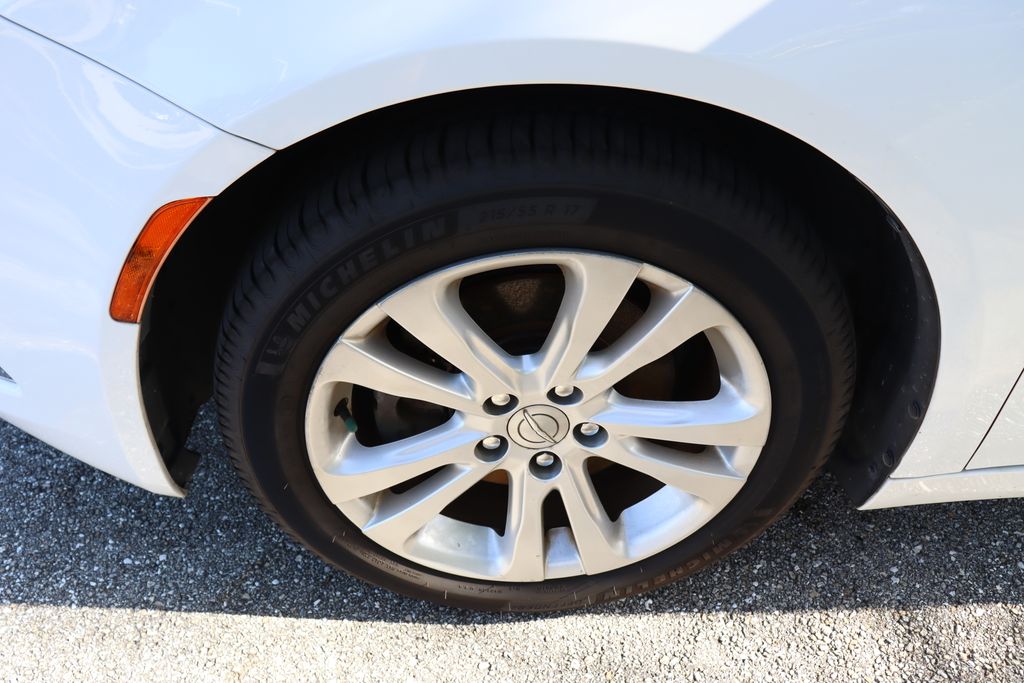Thumbnail: 2015 Chrysler 200 - 4