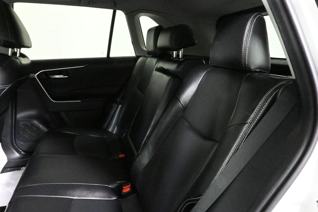 Thumbnail: 2019 Toyota RAV4 - 4