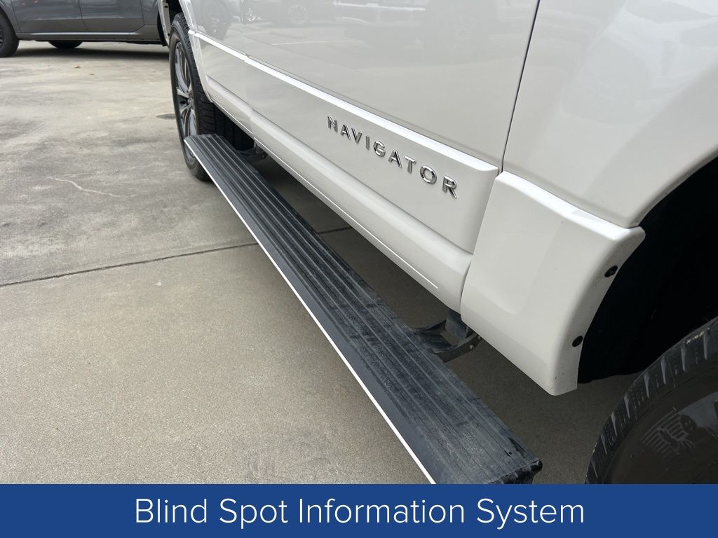 2017 Lincoln Navigator Select