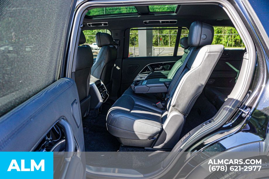 Used 2024 Black Land Rover SE image 21