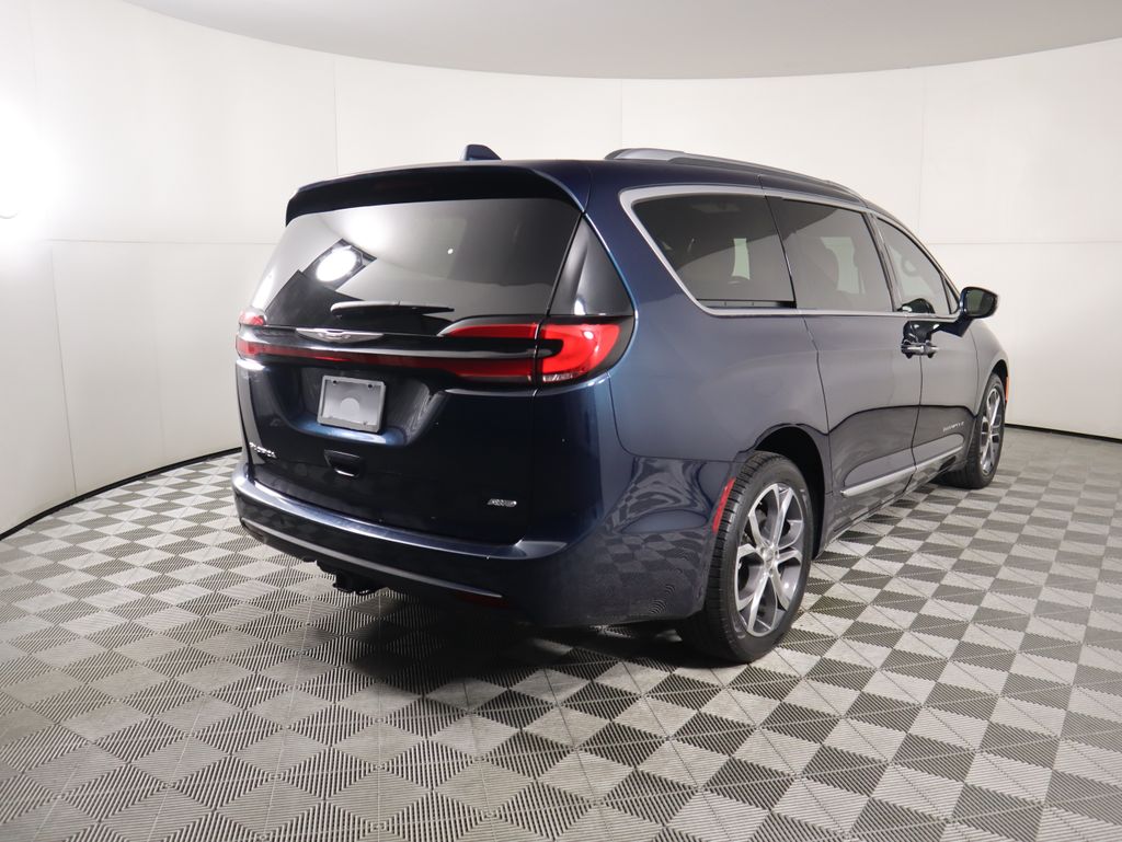 Thumbnail: 2022 Chrysler Pacifica - 5
