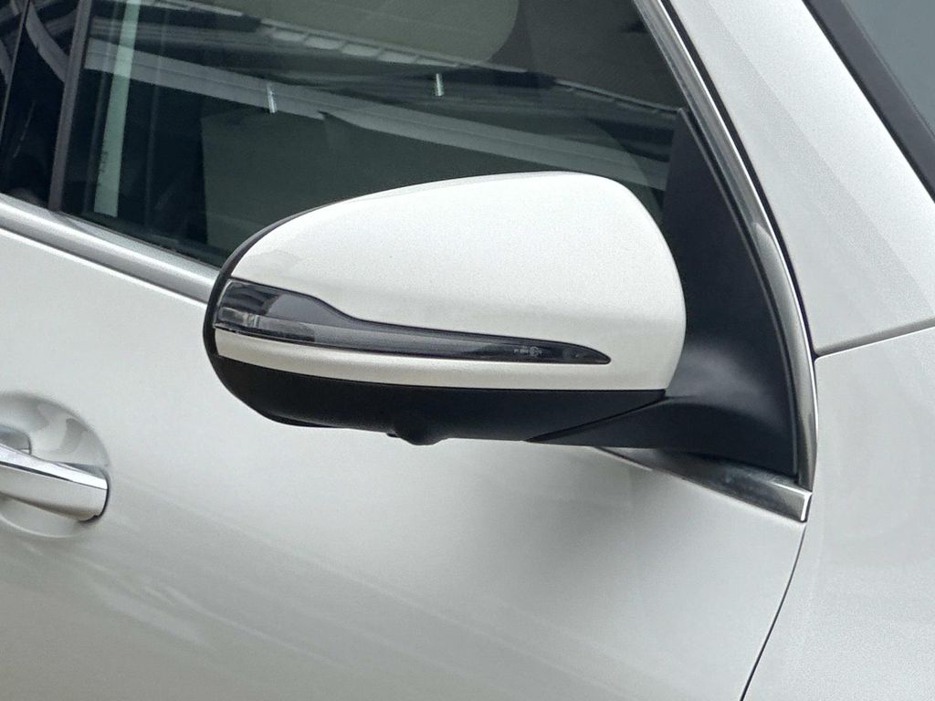 Thumbnail: 2022 Mercedes-Benz GLA - 6