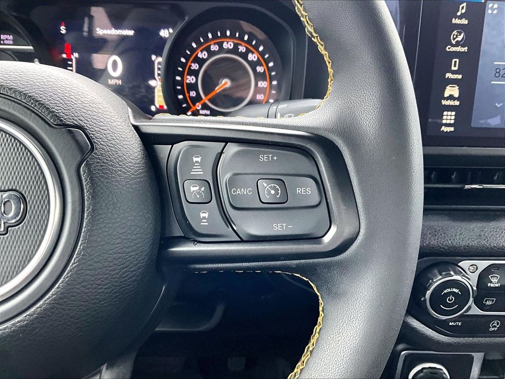 2024 Jeep Wrangler — photo 24