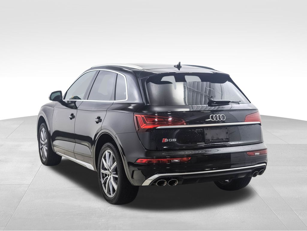 Thumbnail: 2022 Audi SQ5 - 3