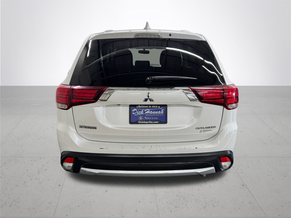 2018 Mitsubishi Outlander ES