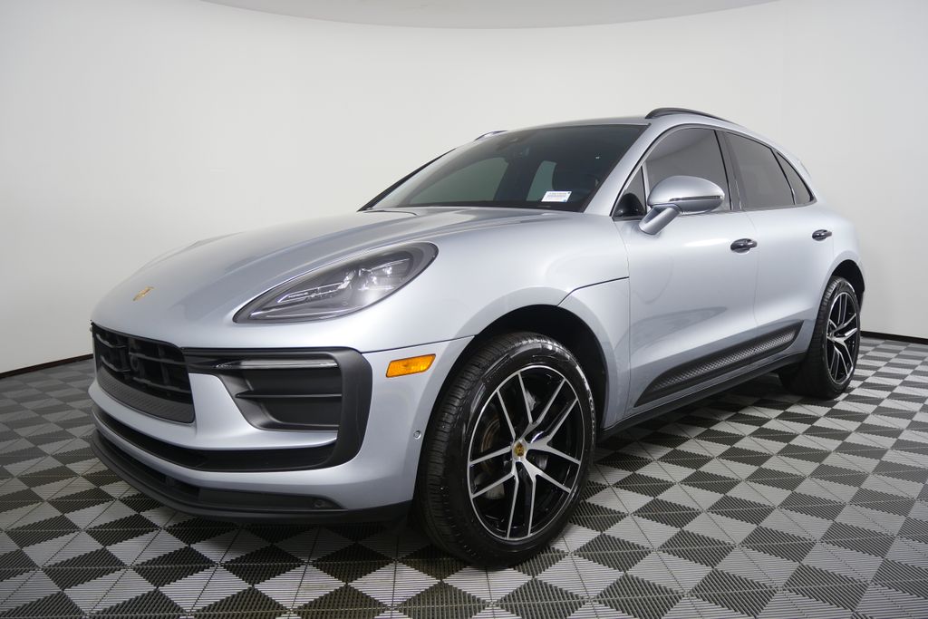 Thumbnail: 2022 Porsche Macan - 7