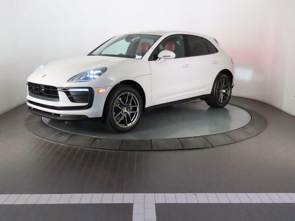 Thumbnail: 2022 Porsche Macan - 1
