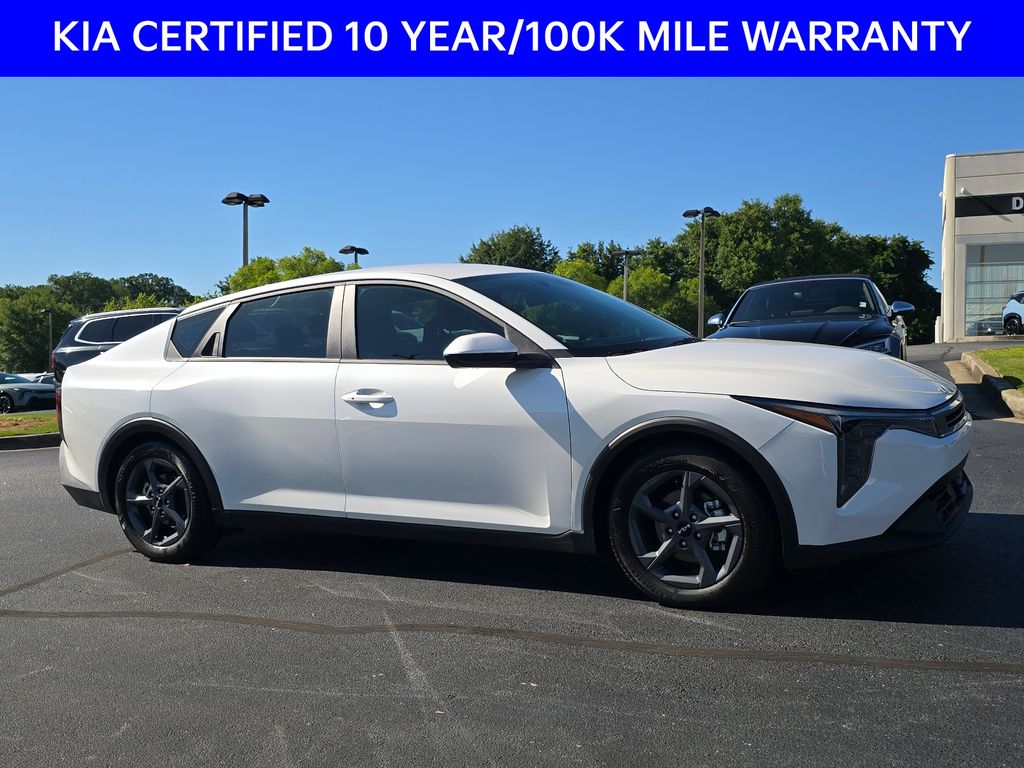 Snow White Pearl 2026 Kia K4 LXS FWD Sedan Front-Wheel Drive Continuously Variable Transmission