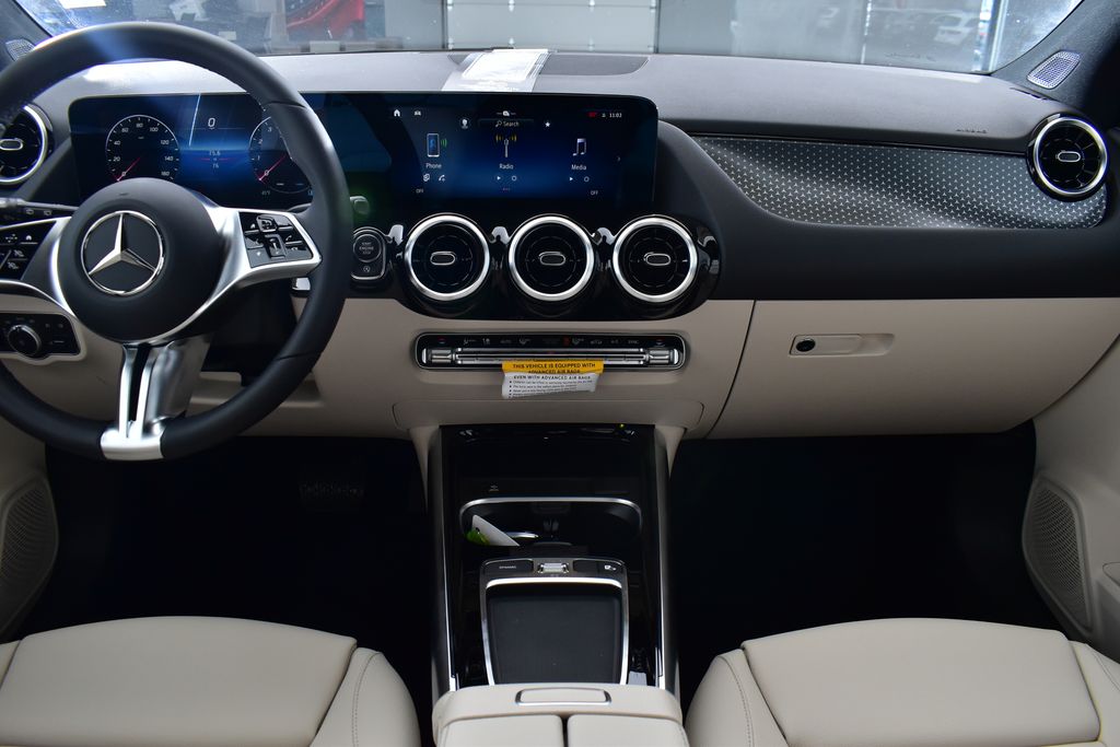 Thumbnail: 2025 Mercedes-Benz GLA - 24