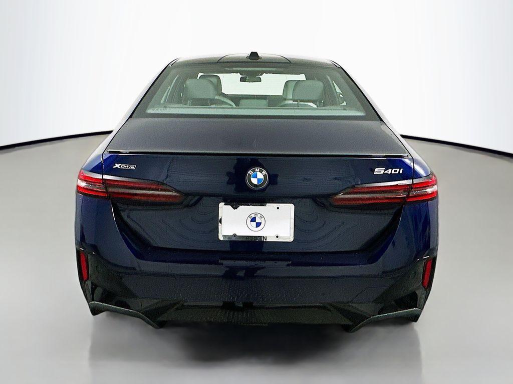 Thumbnail: 2026 BMW 5 Series - 6