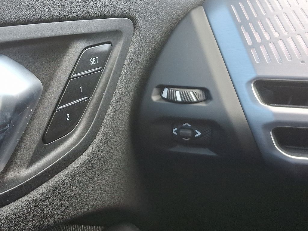 Thumbnail: 2025 BMW 2 Series - 24