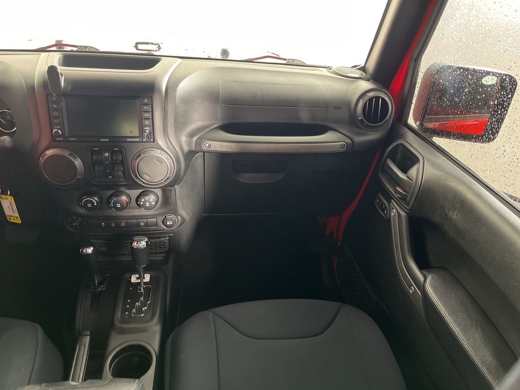 Thumbnail: 2017 Jeep Wrangler - 14