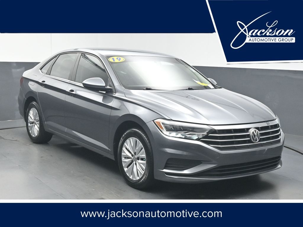Platinum Gray Metallic 2019 Volkswagen Jetta Sedan Front-Wheel Drive 8-Speed Automatic