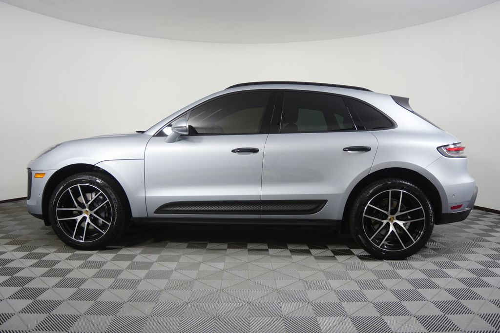 Thumbnail: 2022 Porsche Macan - 6