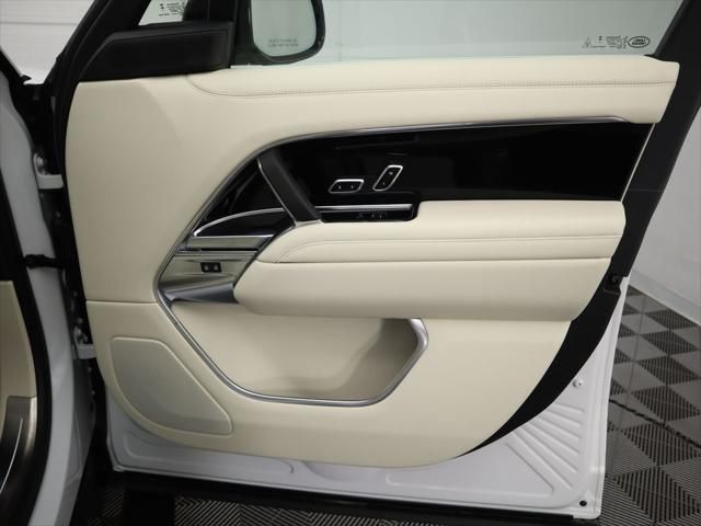 Thumbnail: 2025 Land Rover Range Rover - 26