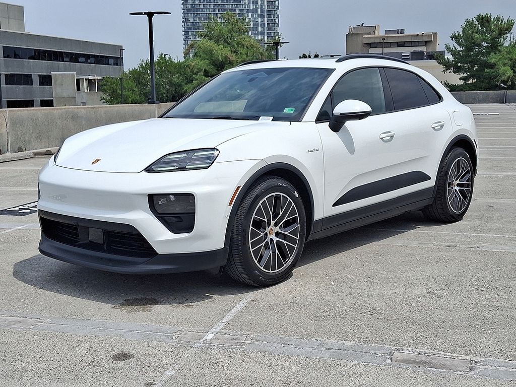 Thumbnail: 2025 Porsche Macan - 1