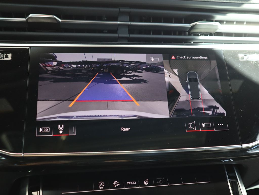 Thumbnail: 2026 Audi Q7 - 17