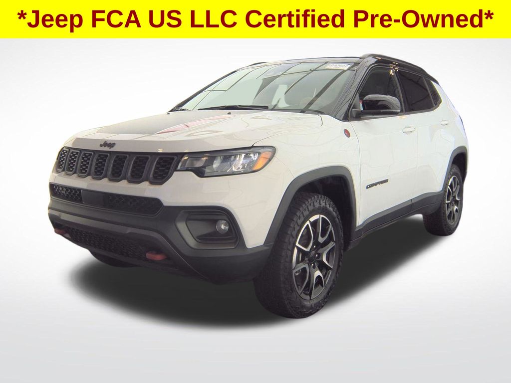 2024 Bright White Clearcoat Jeep Compass Trailhawk 4X4 SUV