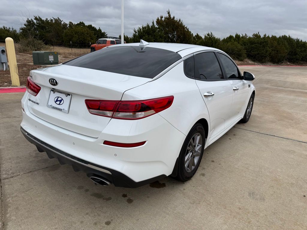 Thumbnail: 2020 Kia Optima - 5