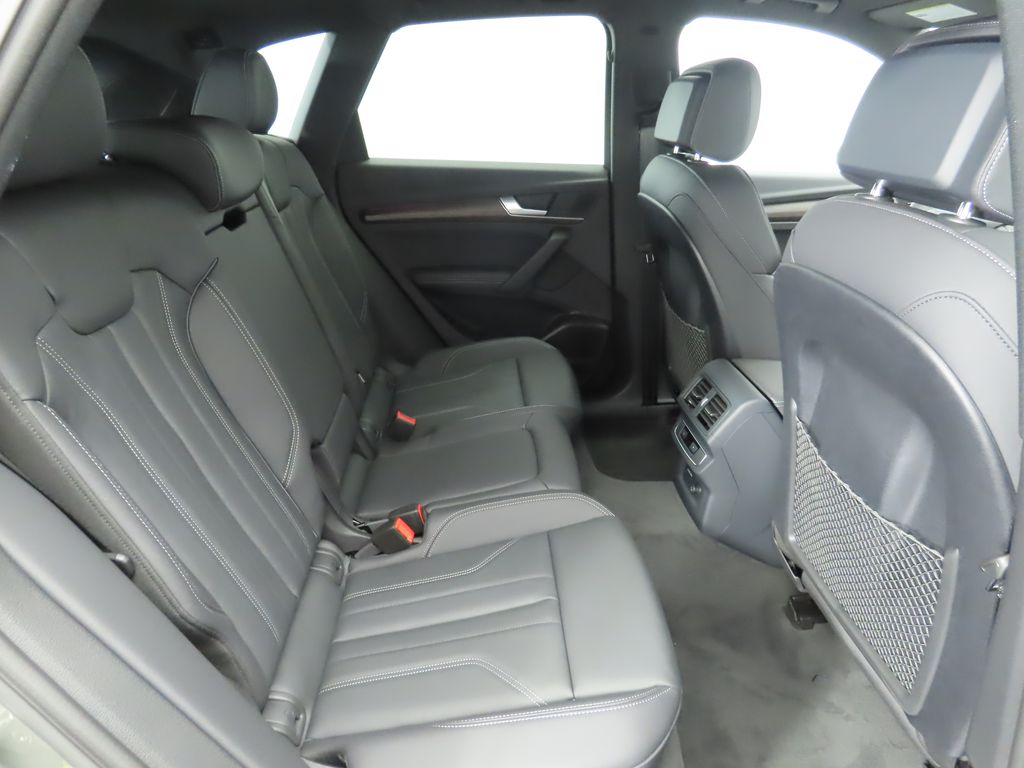 2025 Audi Q5  24