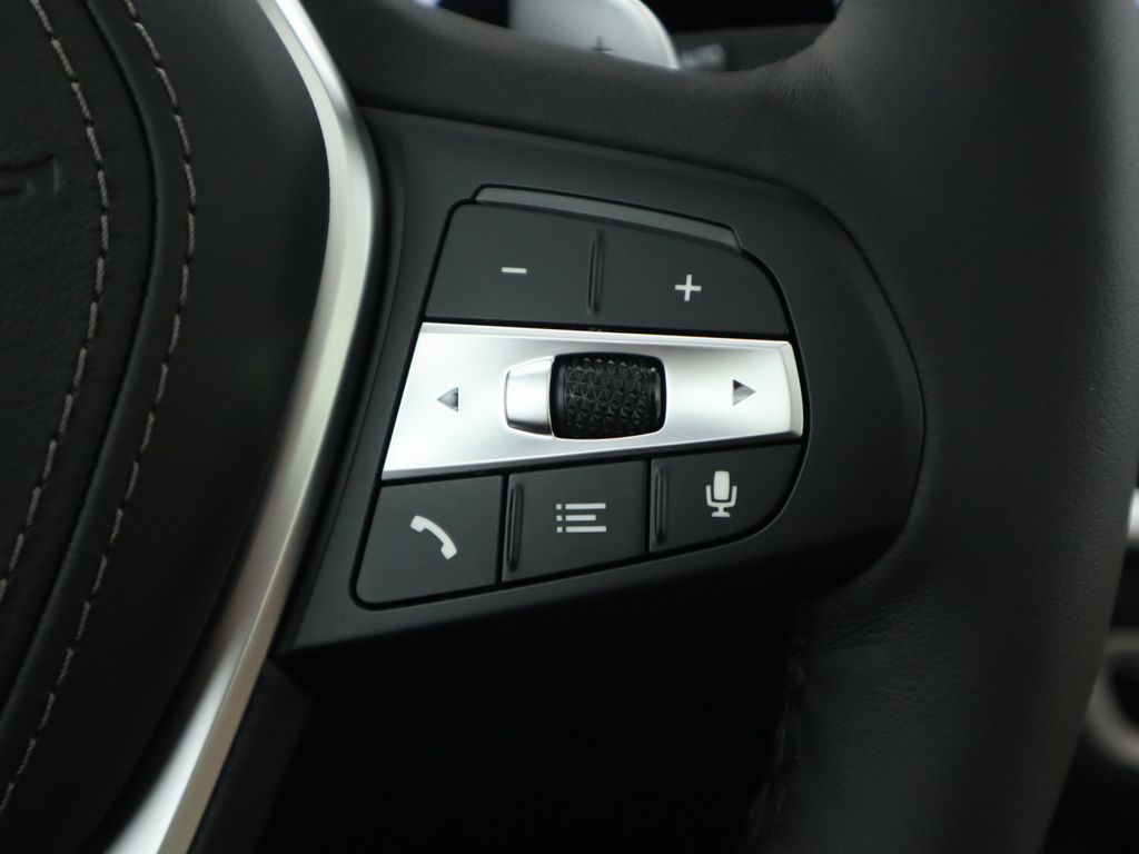 Thumbnail: 2026 BMW X5 - 13