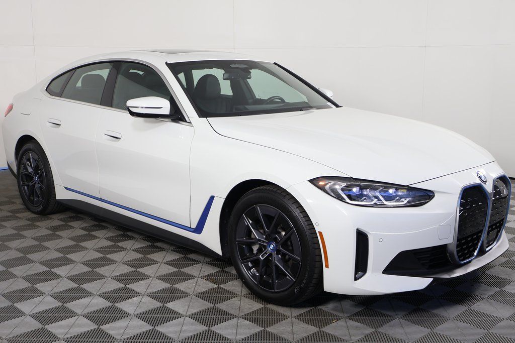 Thumbnail: 2023 BMW i4 - 3