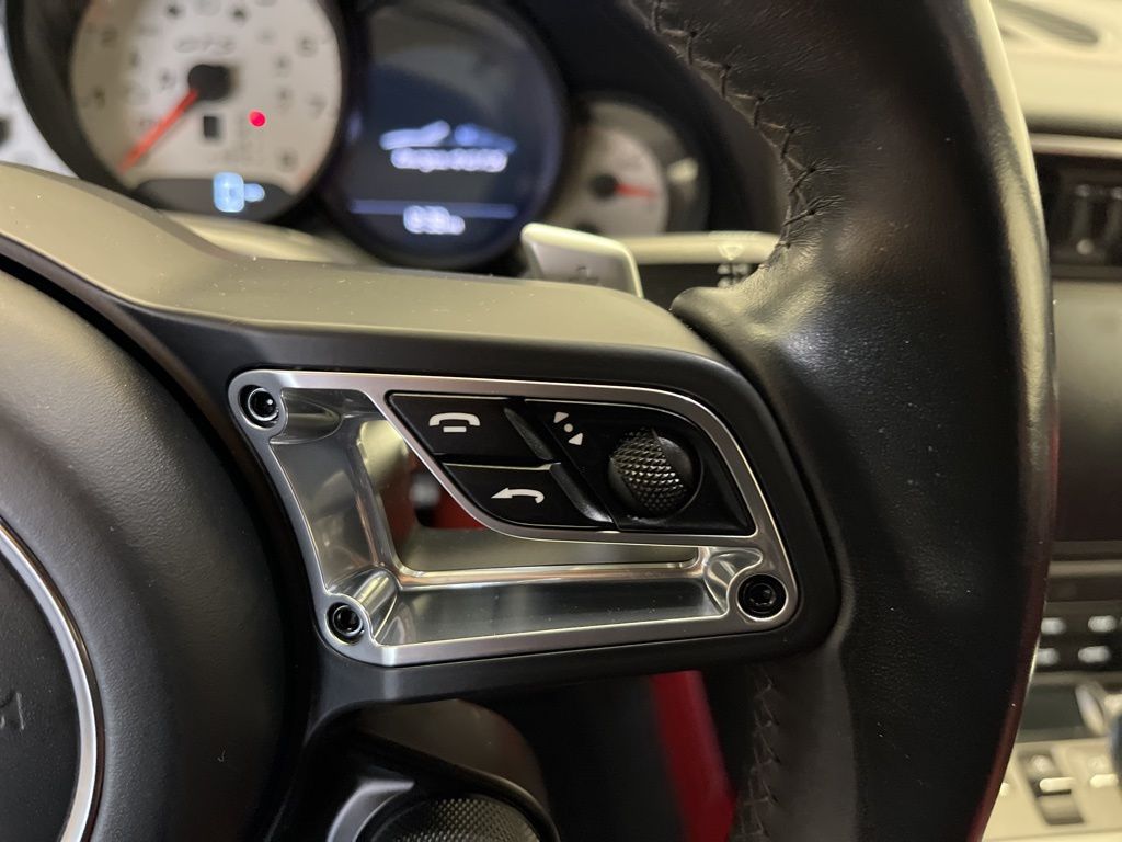 Thumbnail: 2019 Porsche 911 - 17