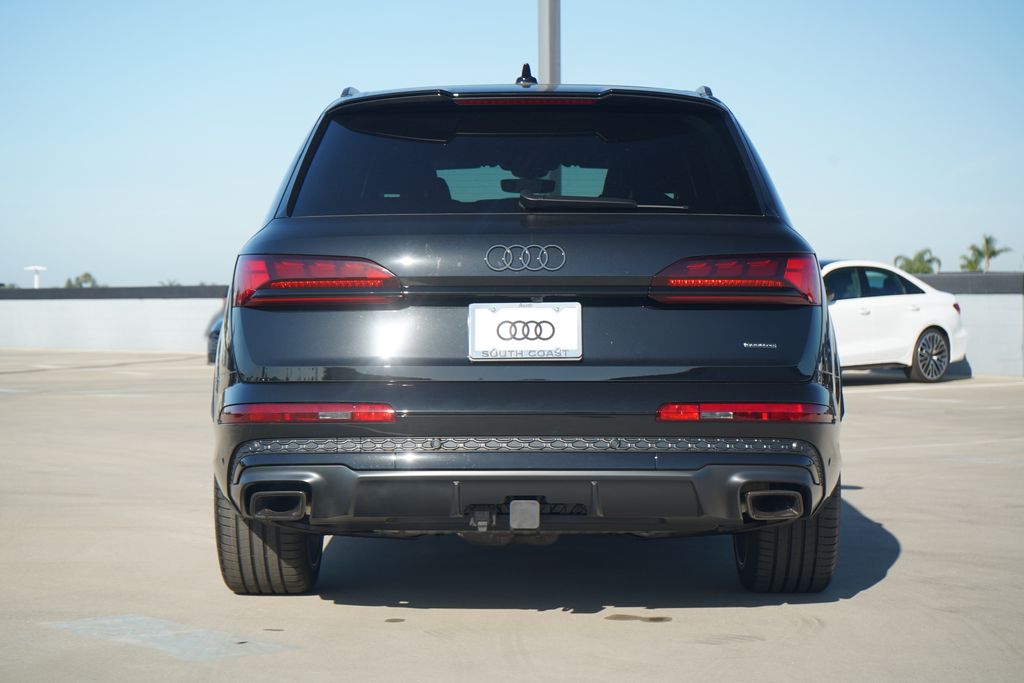Thumbnail: 2026 Audi Q7 - 4