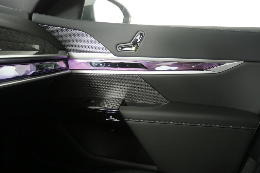 Thumbnail: 2026 BMW i7 - 26