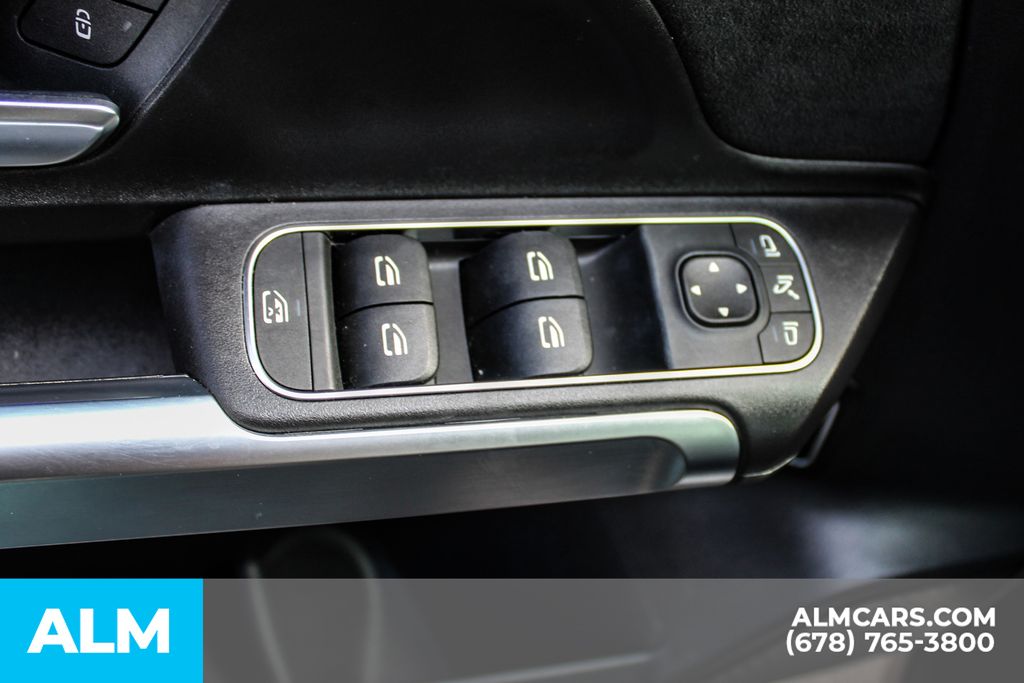 Used 2024 Black Mercedes-Benz GLB 250 image 40