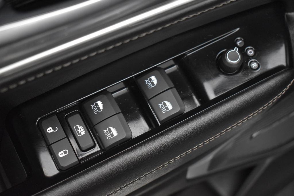 Thumbnail: 2024 Jeep Wagoneer - 11