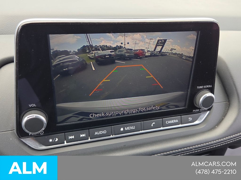 Used 2024 Silver Nissan S image 22