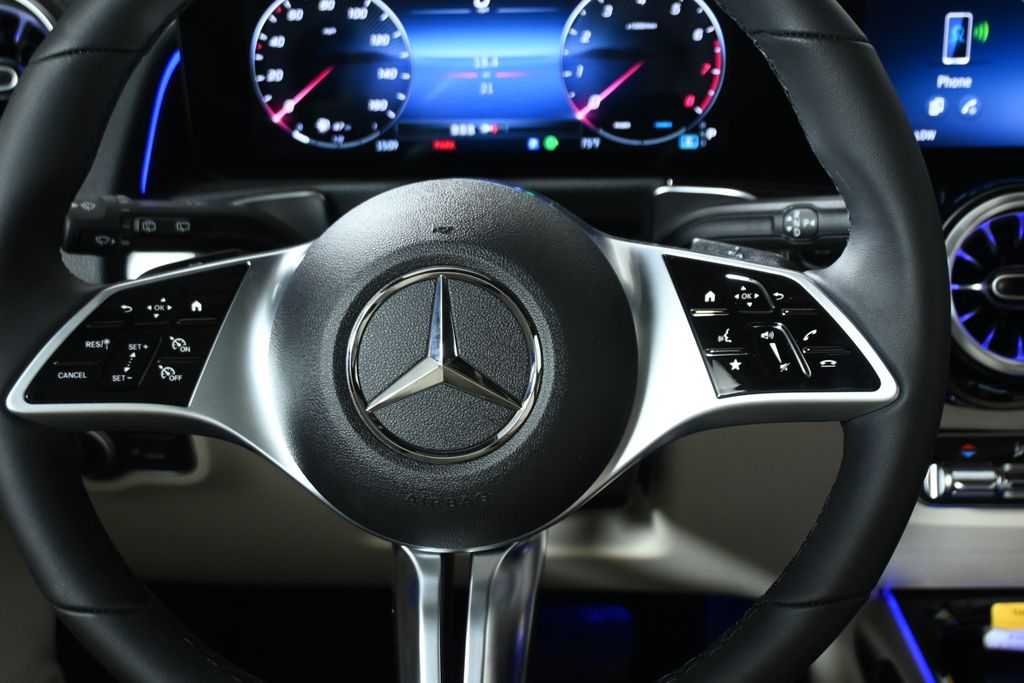 Thumbnail: 2026 Mercedes-Benz GLB - 18