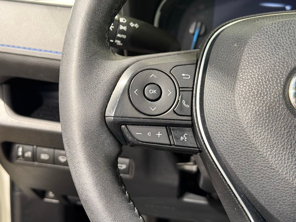 Thumbnail: 2022 Toyota RAV4 - 25