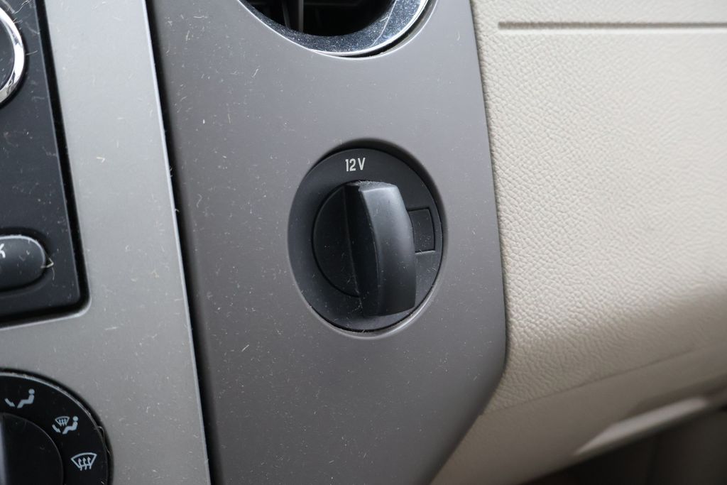 2012 Ford Expedition EL XLT 26