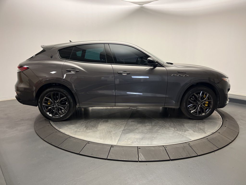 Thumbnail: 2022 Maserati Levante - 6
