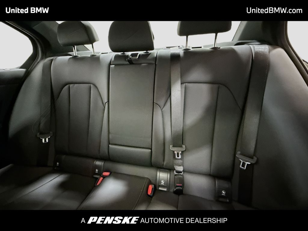 Thumbnail: 2026 BMW 3 Series - 13