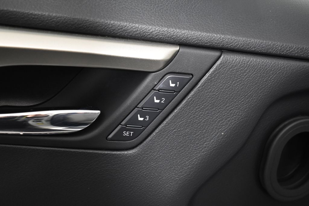 Thumbnail: 2021 Lexus RX - 31