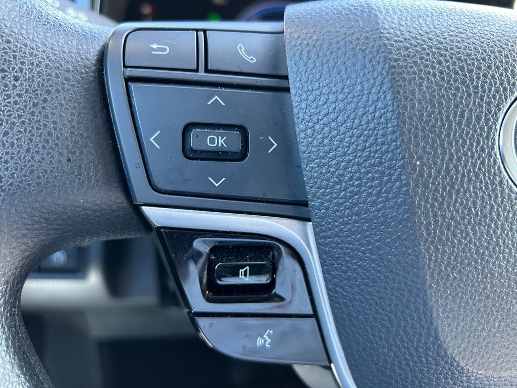 Thumbnail: 2025 Toyota Camry - 16