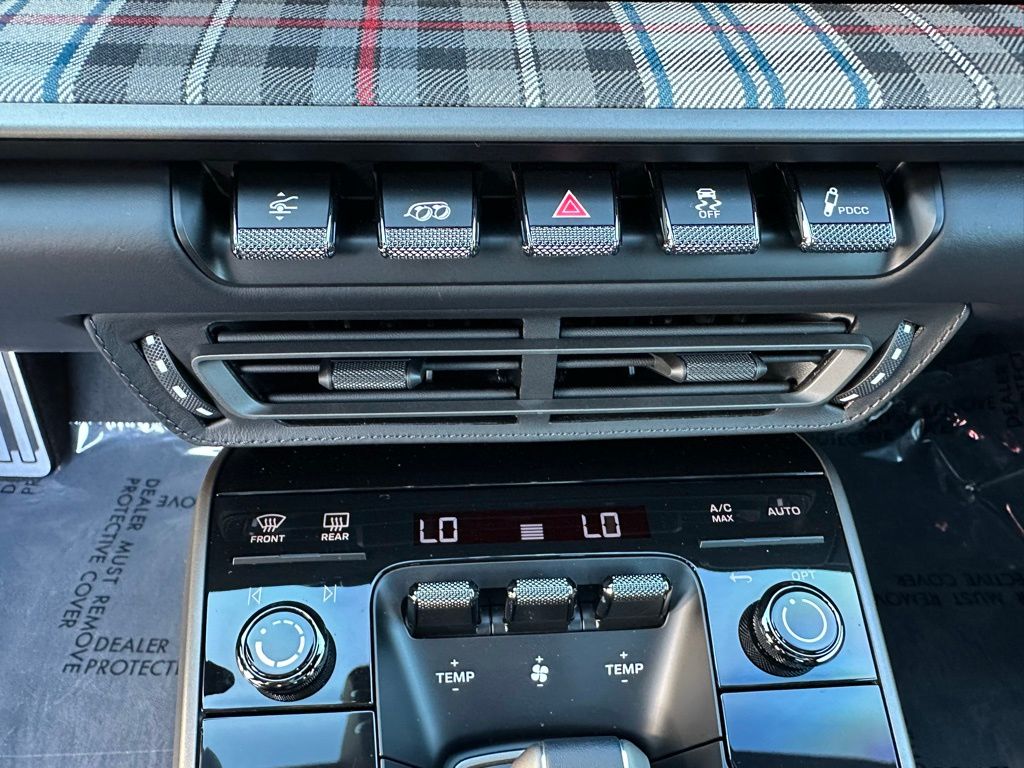 Thumbnail: 2025 Porsche 911 - 27