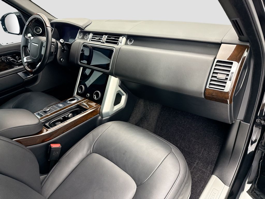 Thumbnail: 2022 Land Rover Range Rover - 16